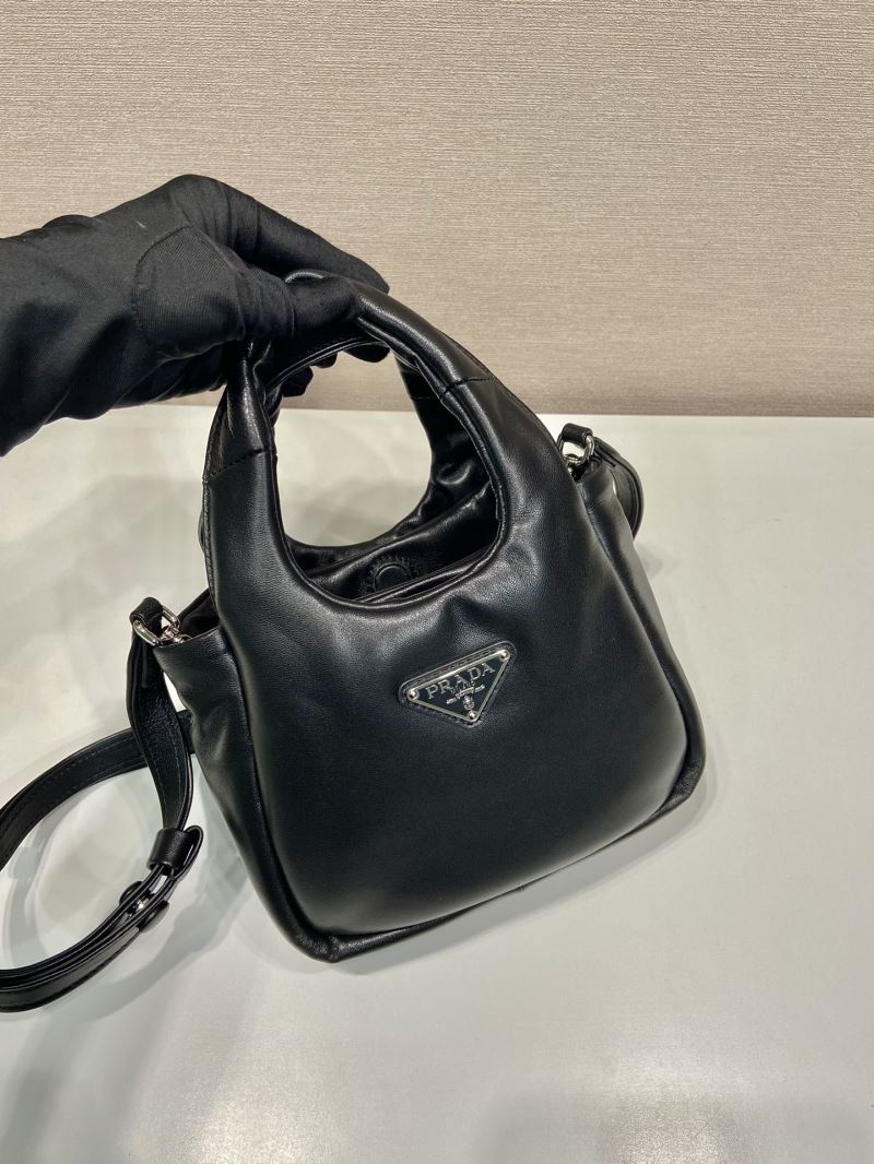 Pra*a tote bags